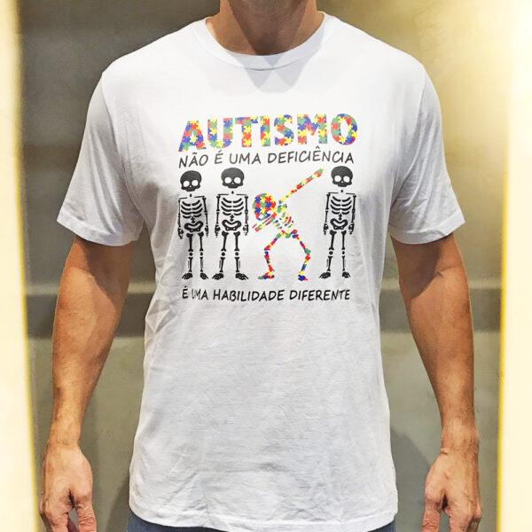 Camiseta Não É Uma Deficiência Branca - Autismo